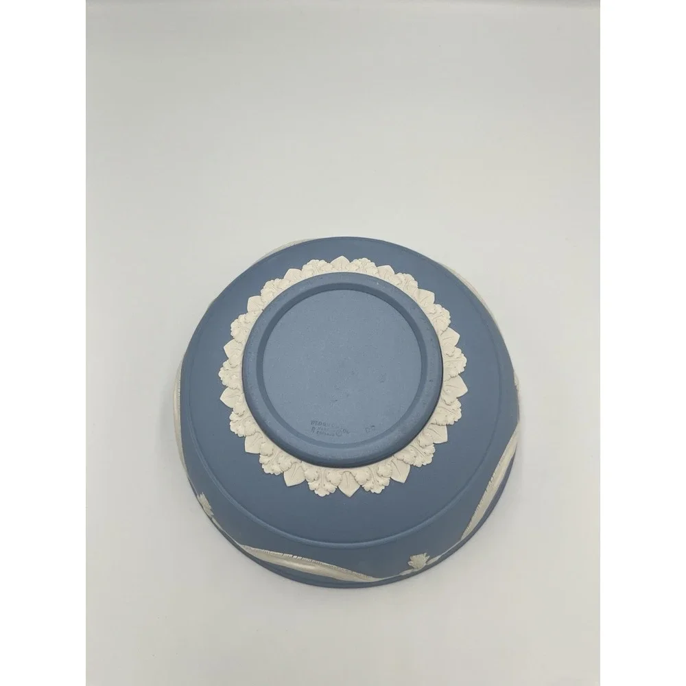 Wedgwood Jasperware Bow Festivity Bowl Swag Blue 7.5